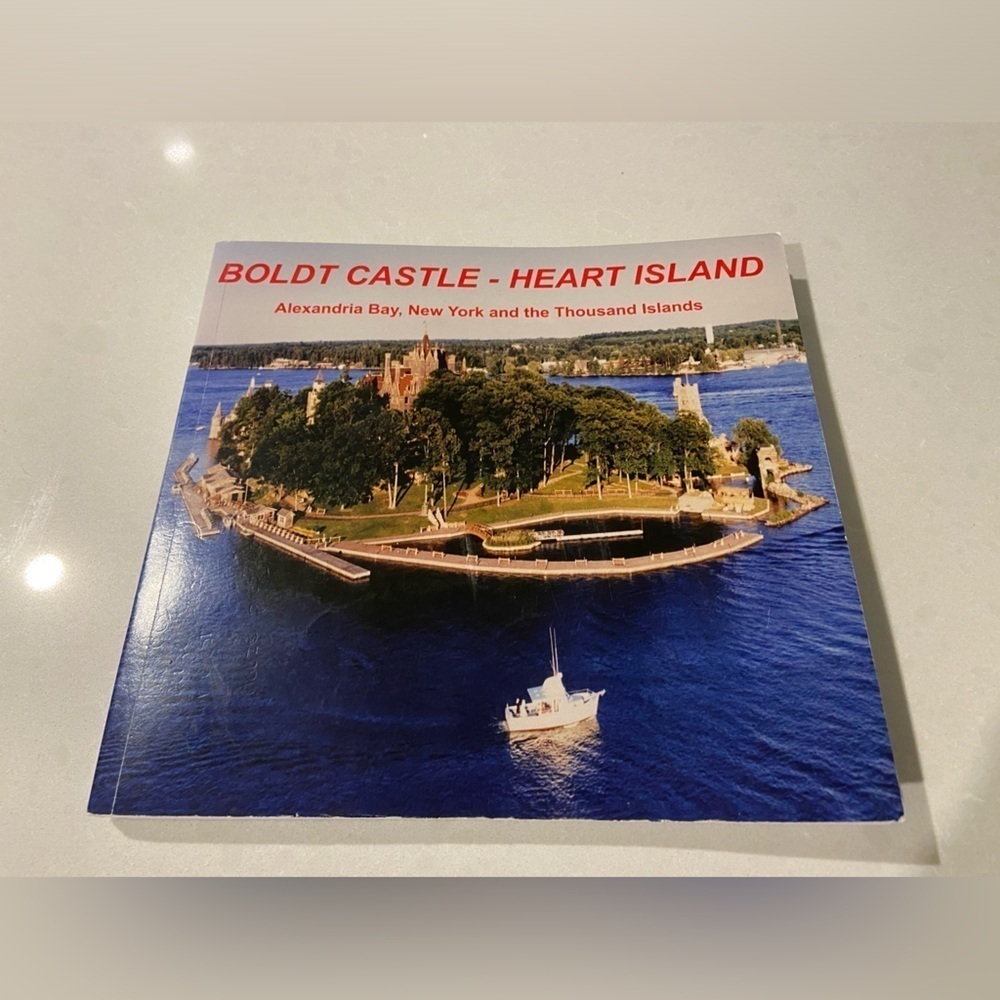 Coffee Table Book BOLDT CASTLE - HEART ISLAND By Roger S. Lucas